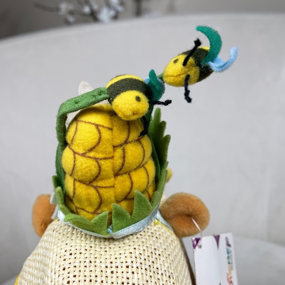 NWT Vintage Disney Easter Bonnet Pooh Beanie Plush - Picture 13 of 13